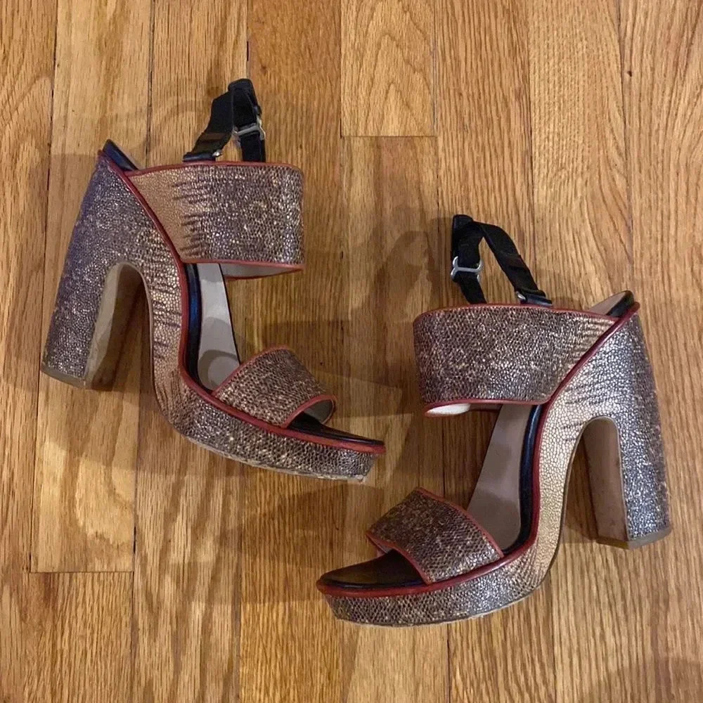Dries Van Noten sz 39.5 US 8.5 textured leather heel good pre owned condition